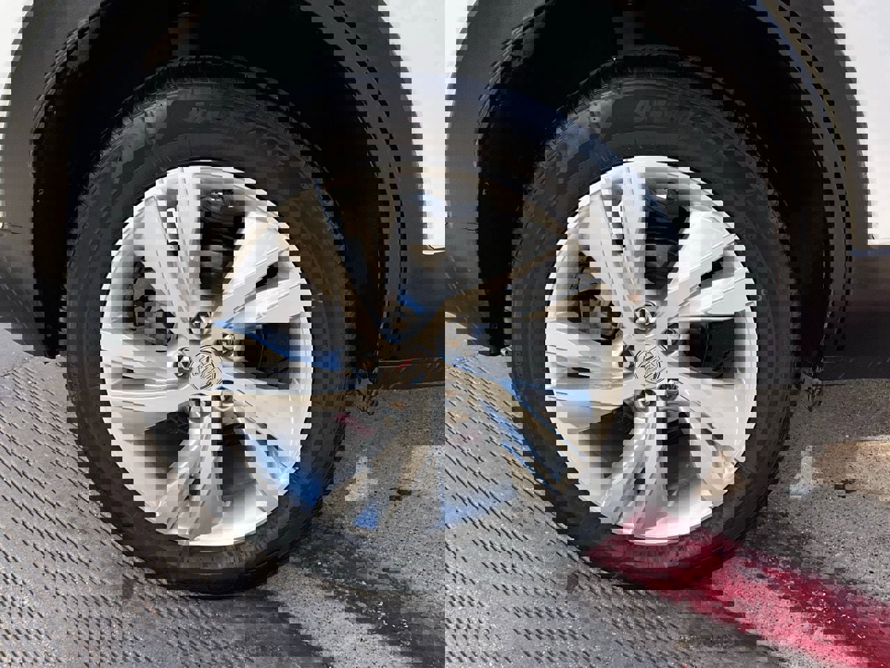 Used 2025 Buick Encore GX Preferred image 9