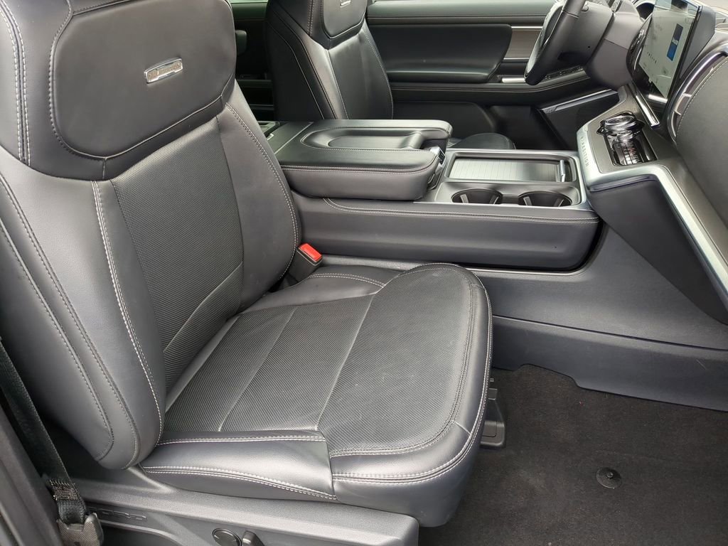 Used 2025 Ford Expedition Platinum image 32