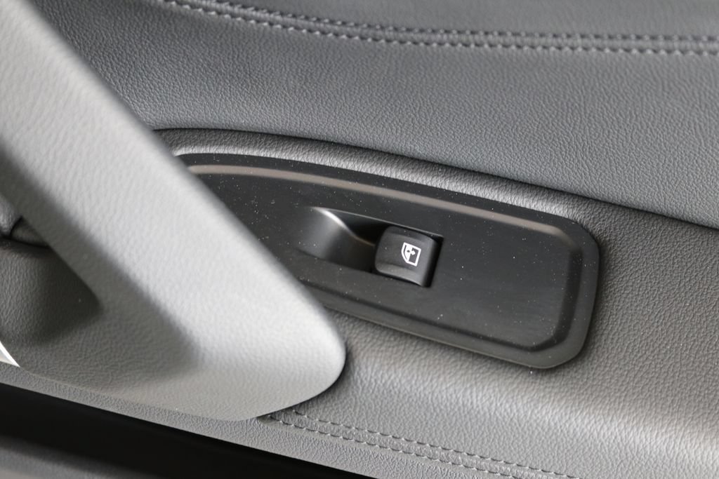 Used 2025 BMW Z4 sDrive30i RWD image 33