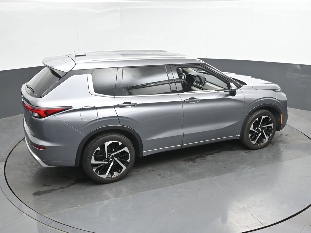 Used 2023 Mitsubishi Outlander SEL AWD/4WD image 34