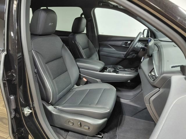 Used 2025 Buick Enclave Sport Touring image 27