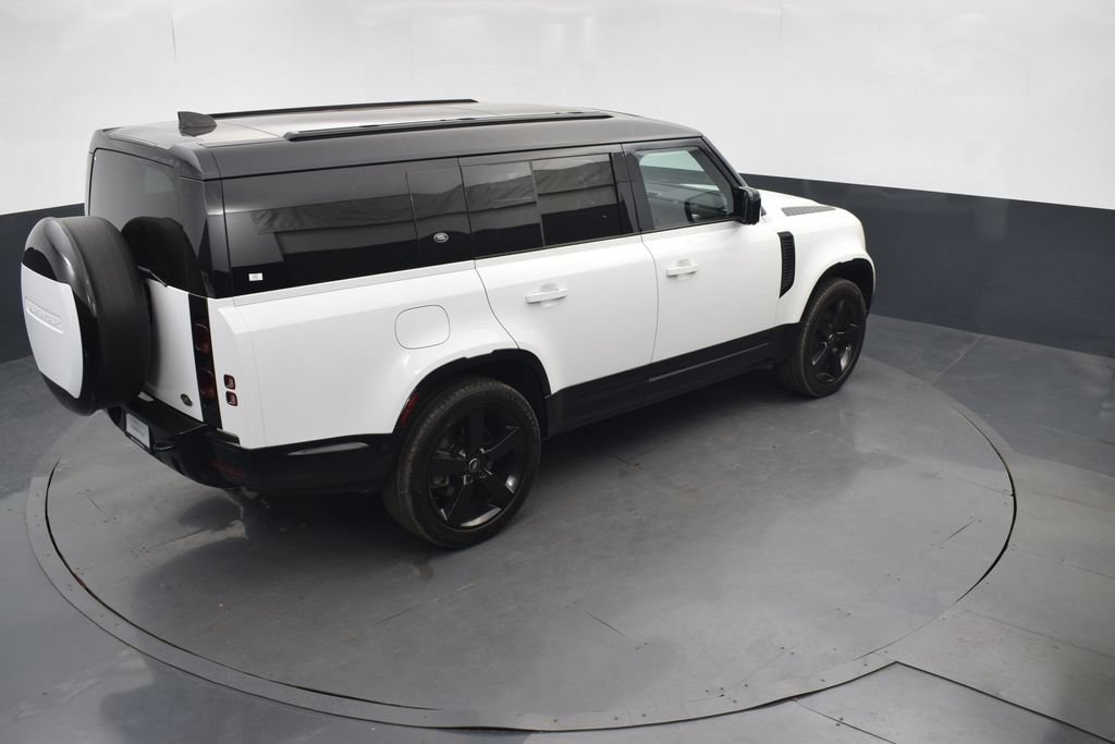 Used 2023 Land Rover Defender 130 X-Dynamic SE AWD/4WD image 43