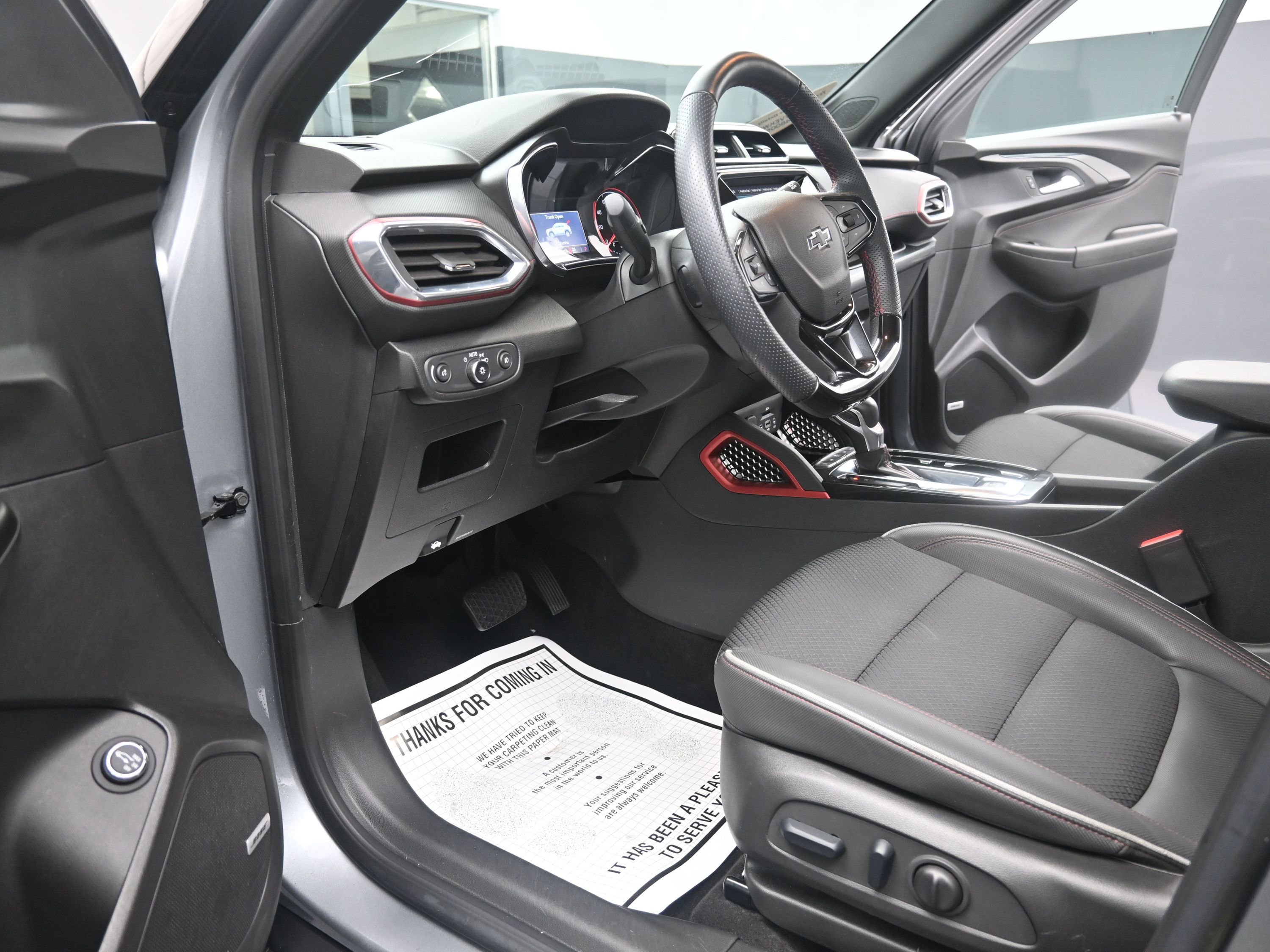 Used 2023 Chevrolet TrailBlazer RS w/ Sun and Liftgate Package image 28