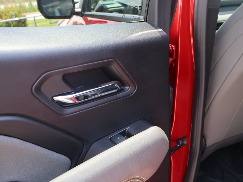 Certified 2024 Chevrolet Colorado ZR2 w/ Technology Package AWD/4WD image 13