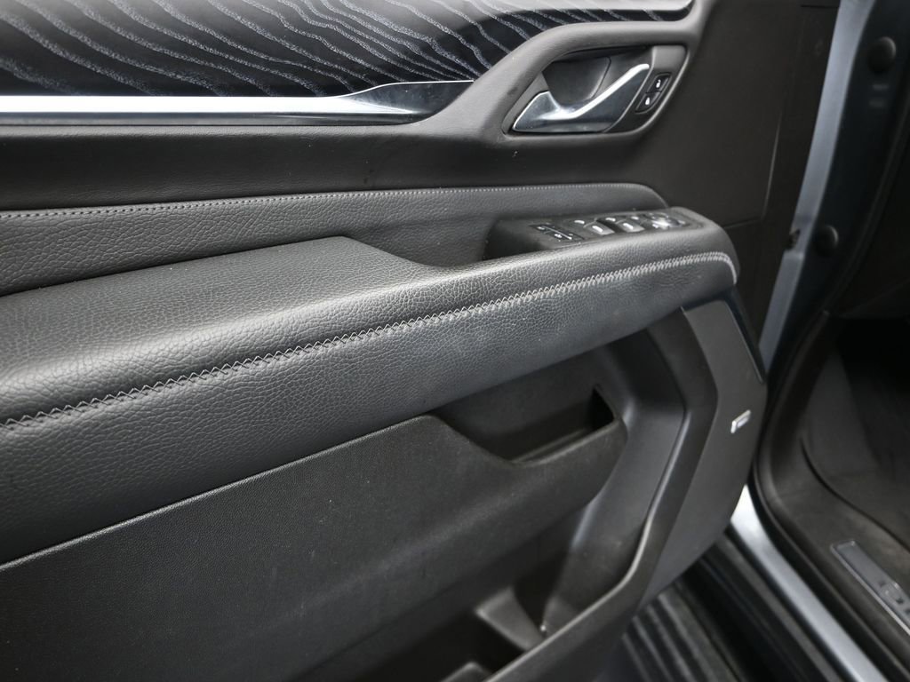 Used 2022 GMC Yukon Denali w/ Denali Premium Package image 11