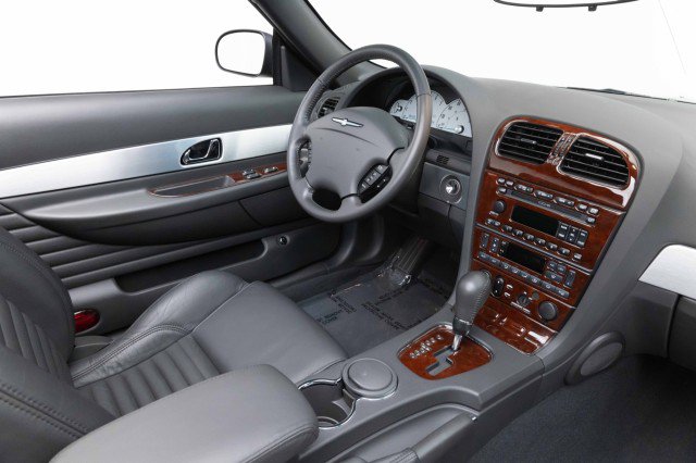 Used 2002 Ford Thunderbird Deluxe image 16