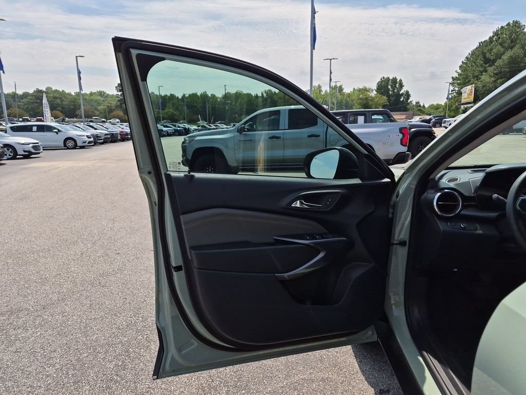 New 2026 Chevrolet Trax ACTIV w/ Driver Confidence Package FWD image 13
