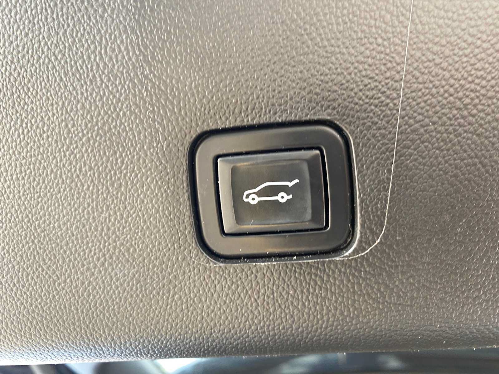 Used 2021 Chevrolet Traverse LT AWD/4WD image 32
