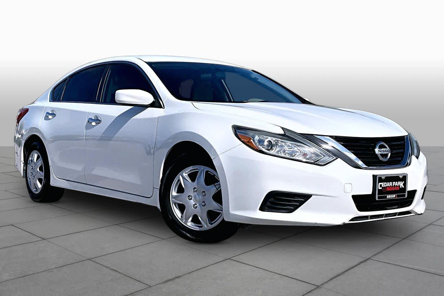 Used 2017 Nissan Altima 2.5 S w/ Power Driver Seat Package FWD image 3