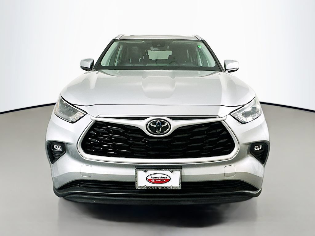 Certified 2024 Toyota Highlander XLE AWD/4WD image 2