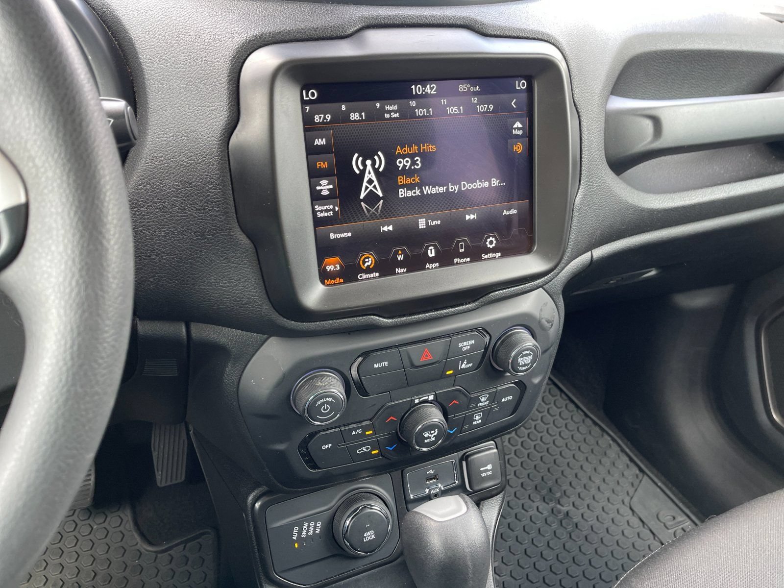 Used 2023 Jeep Renegade Latitude AWD/4WD image 20