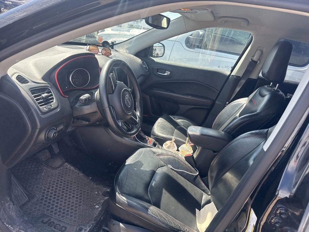 Used 2017 Jeep Compass Trailhawk w/ Leather Interior Group AWD/4WD image 13