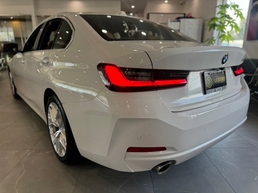 Used 2025 BMW 330i Sedan image 5