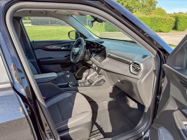 Used 2026 Chevrolet TrailBlazer LT FWD image 24