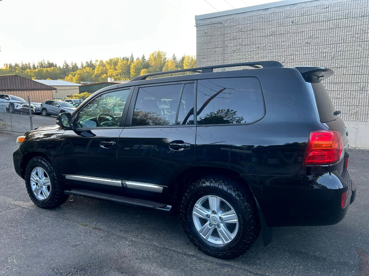 Used 2013 Toyota Land Cruiser image 6