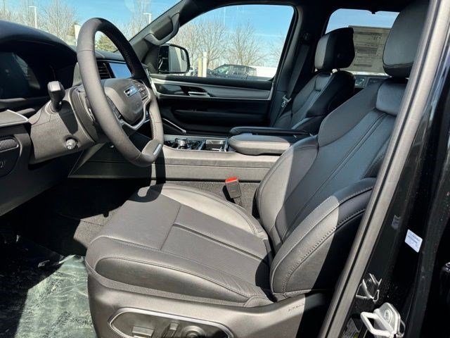 New 2026 Jeep Grand Wagoneer L Limited AWD/4WD image 9