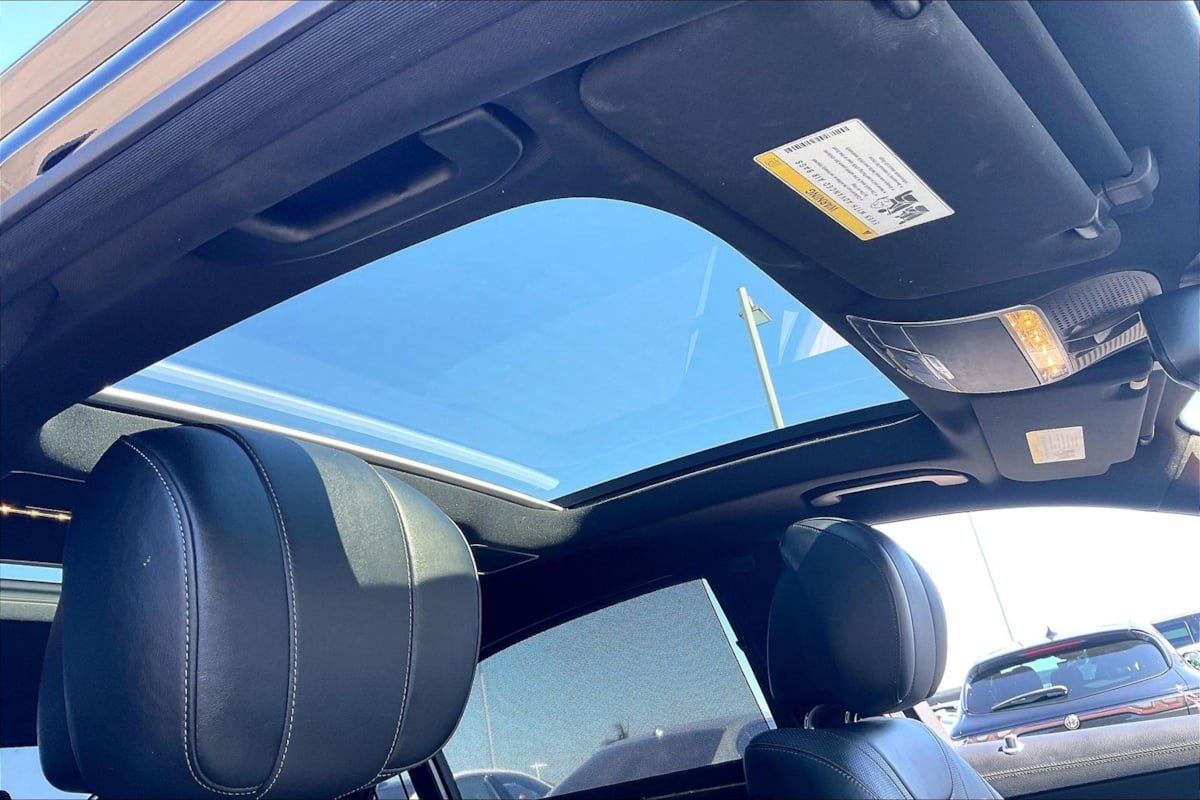 Used 2015 Mercedes-Benz S 550 Sedan image 20