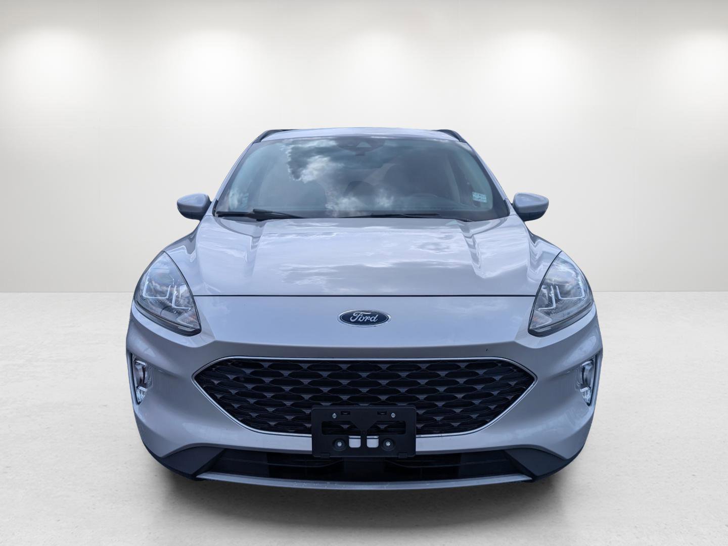 Used 2020 Ford Escape SEL image 2