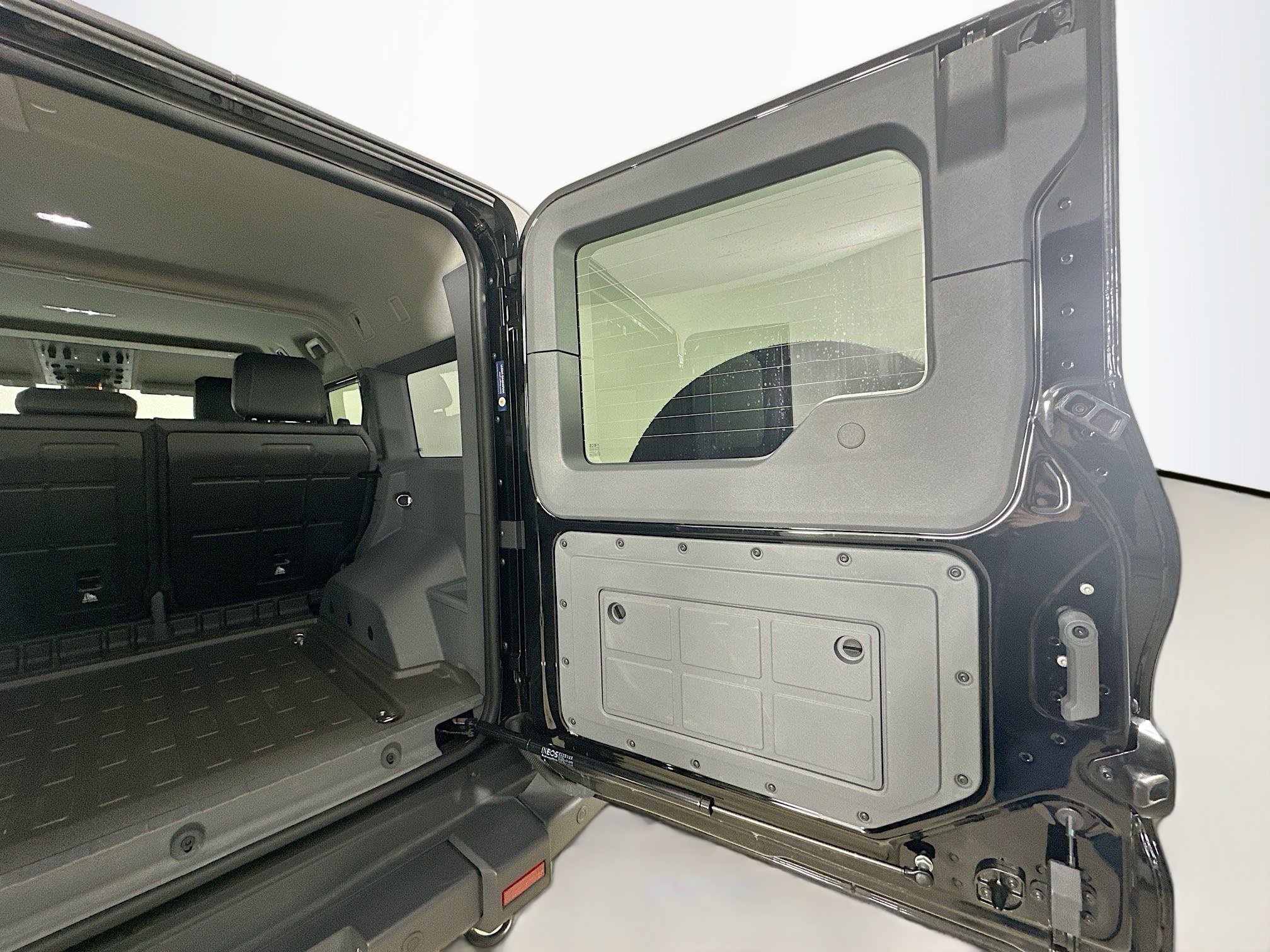Used 2024 INEOS Grenadier Station Wagon AWD/4WD image 42
