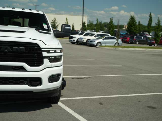 New 2026 RAM 3500 Laramie AWD/4WD image 46