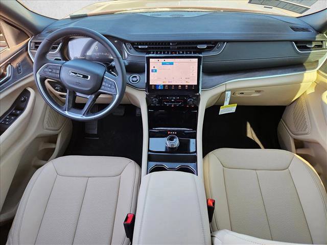 New 2025 Jeep Grand Cherokee Limited image 14