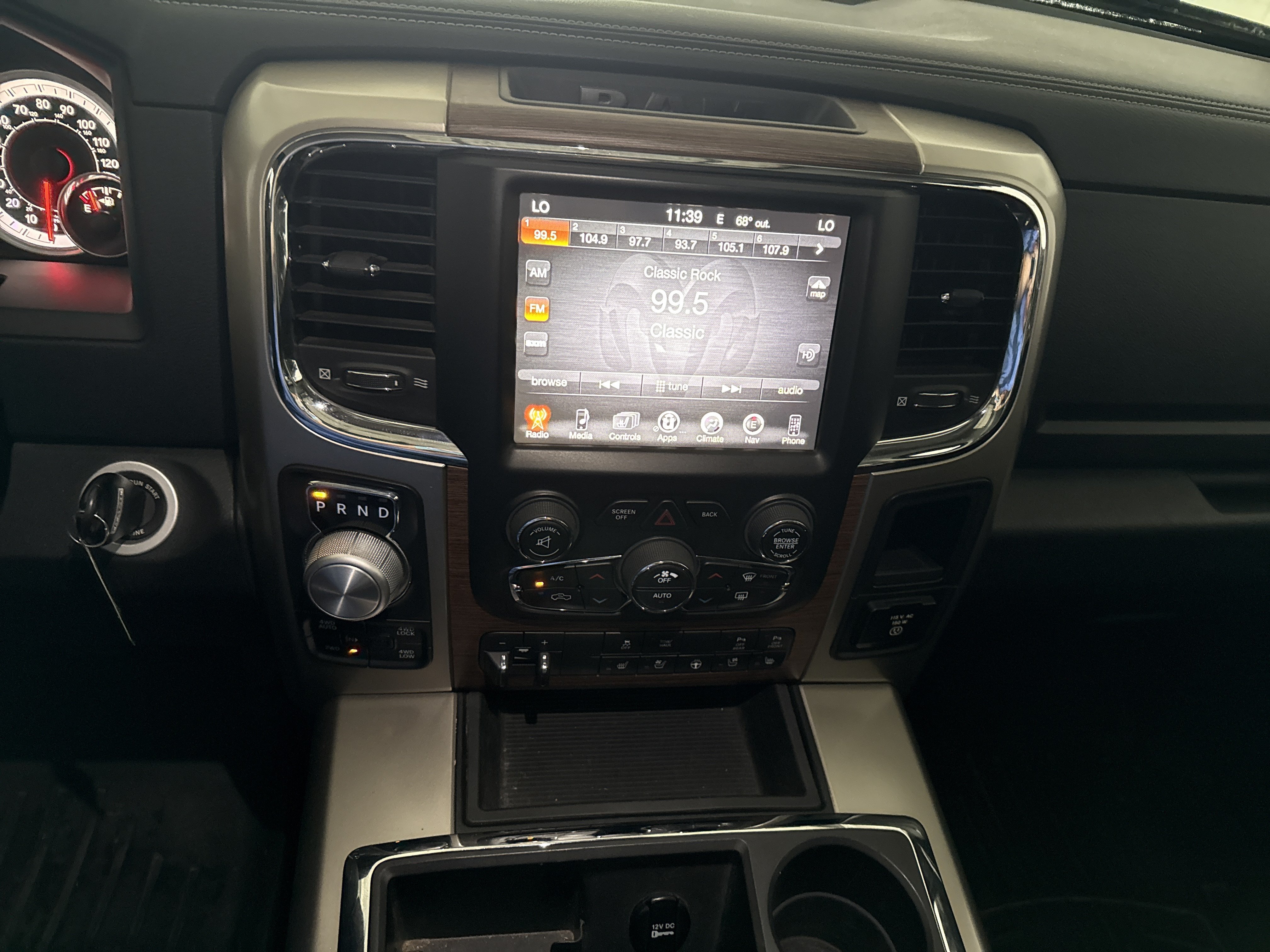 Used 2014 RAM 1500 Laramie AWD/4WD image 23