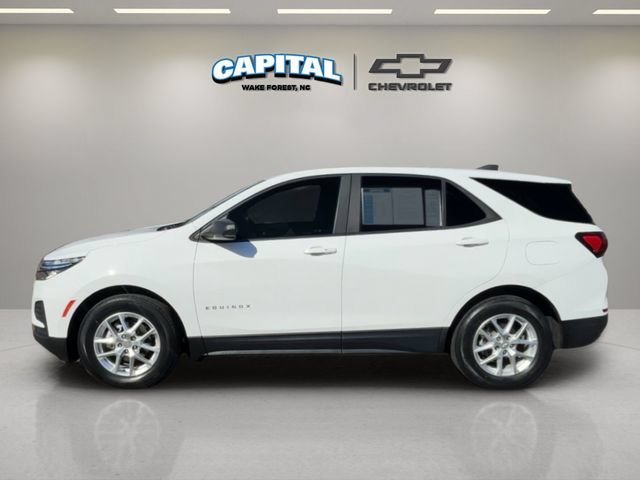 Used 2022 Chevrolet Equinox LS w/ LS Convenience Package FWD image 2