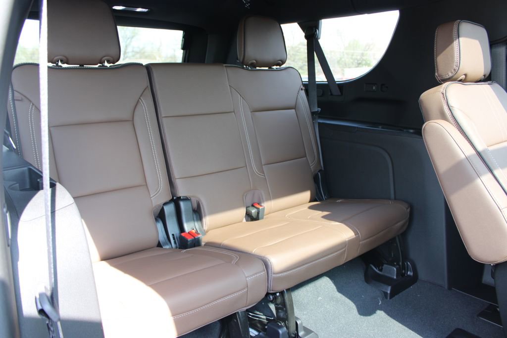 New 2026 Chevrolet Suburban High Country AWD/4WD image 36