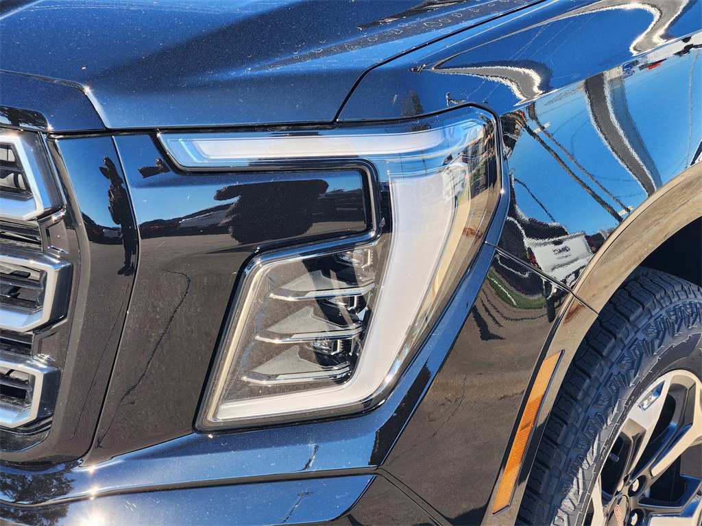 New 2026 GMC Yukon AT4 w/ AT4 Premium Package image 5
