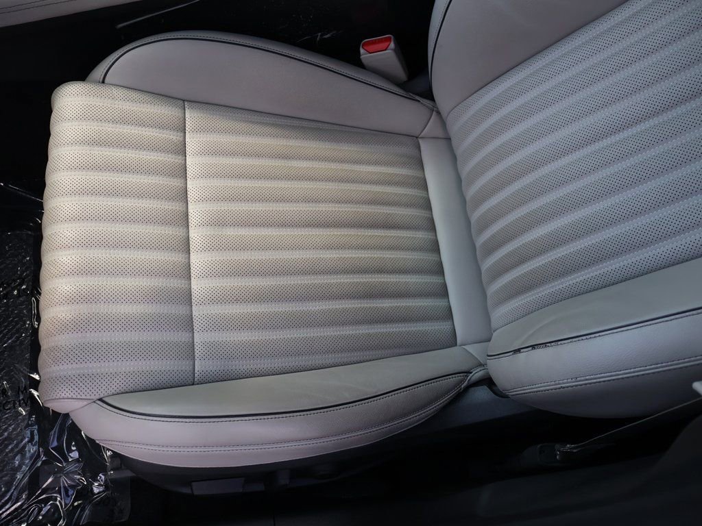 Used 2023 Genesis G70 2.0T w/ Sport Prestige Package image 30