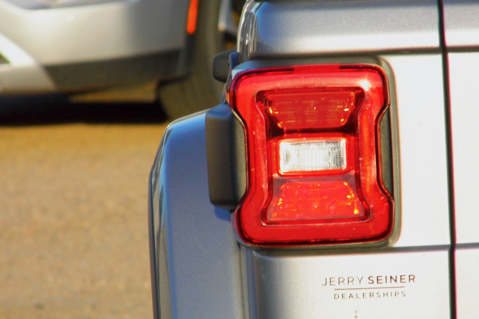 Used 2020 Jeep Wrangler Unlimited Sahara image 10