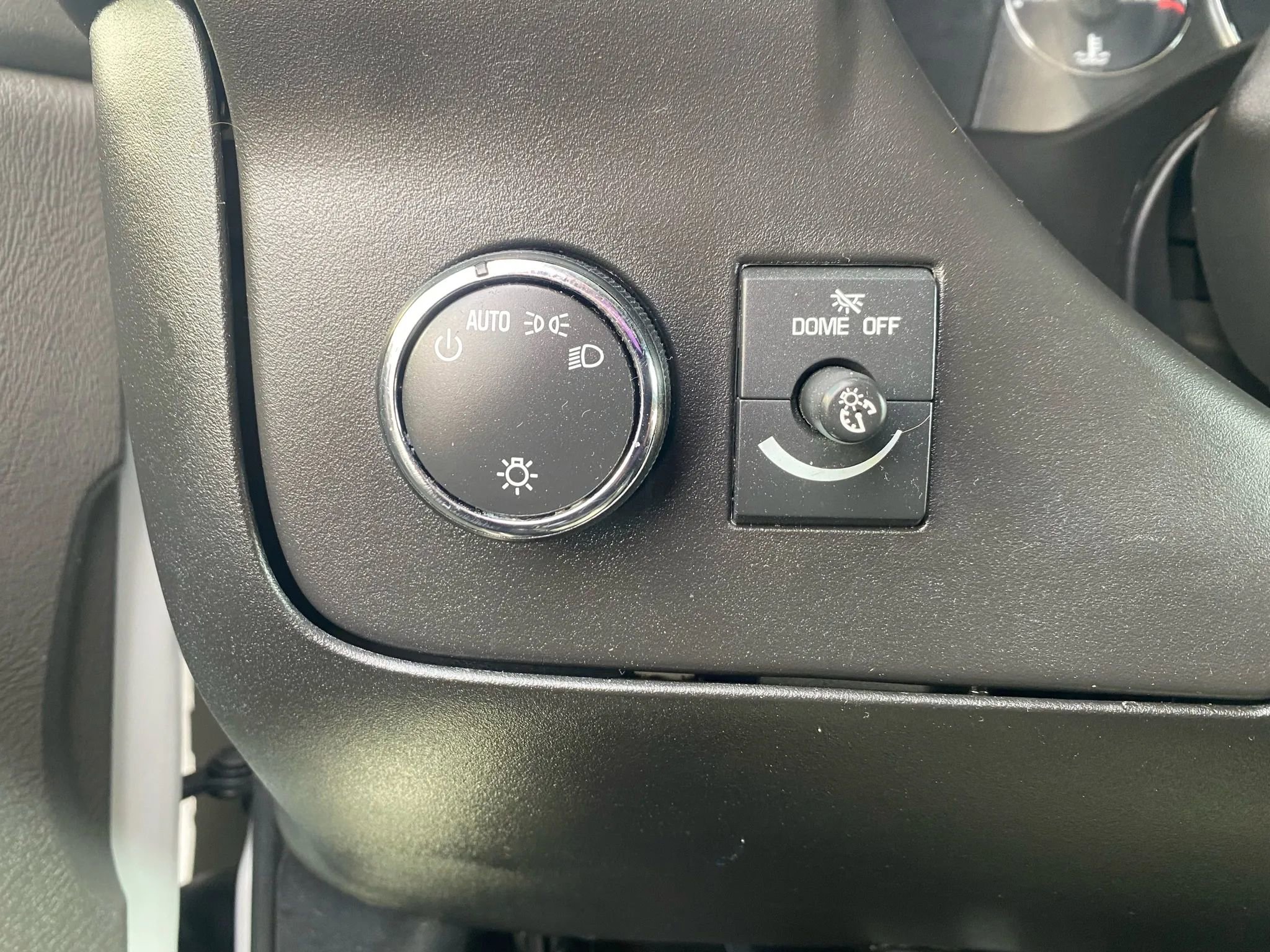 Used 2017 Chevrolet Express 3500 Extended image 17