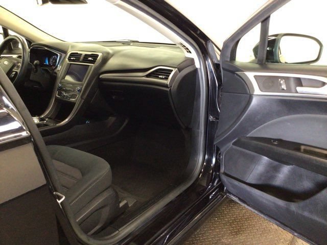 Used 2020 Ford Fusion SE FWD image 10
