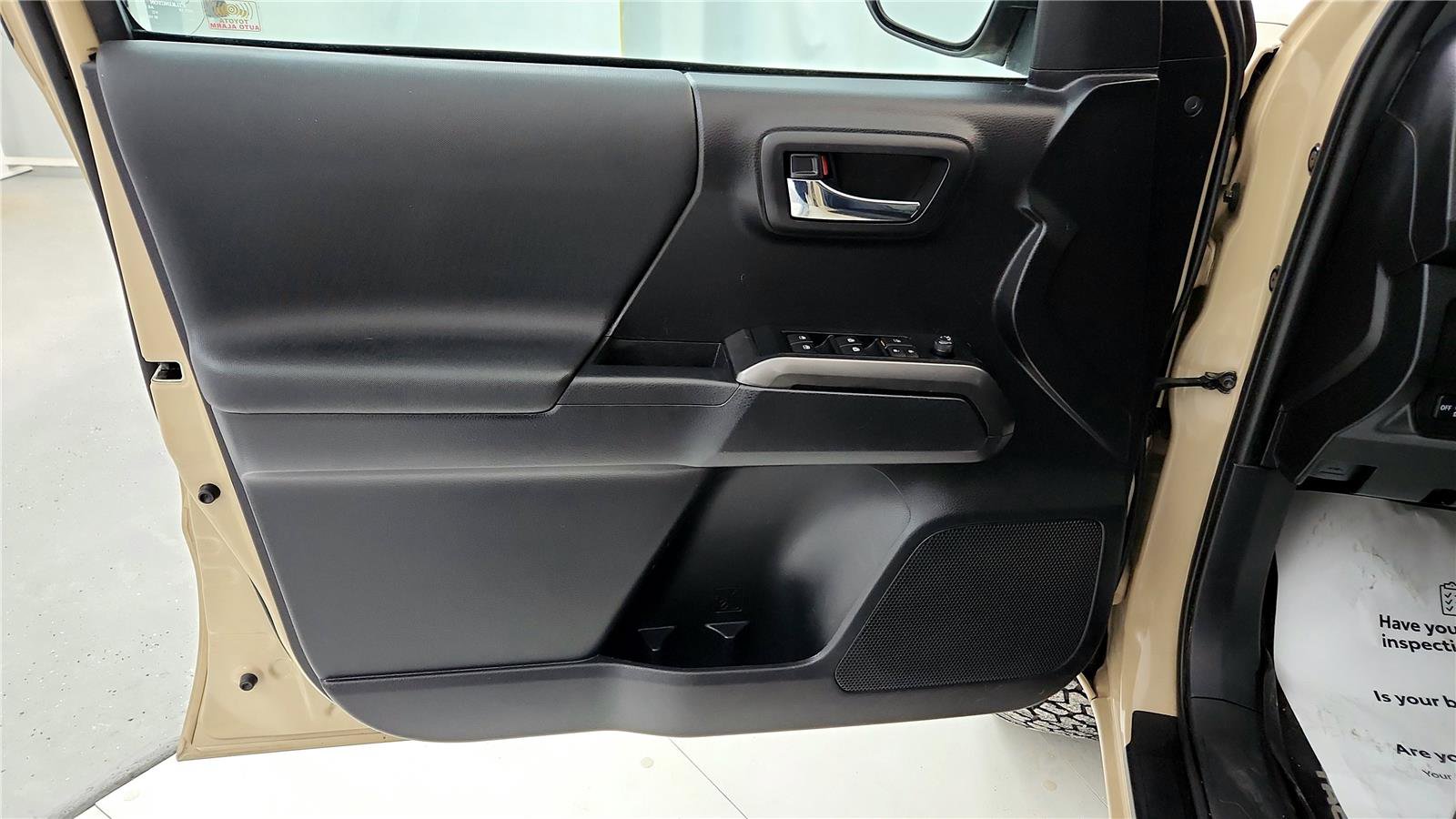 Used 2020 Toyota Tacoma TRD Off-Road image 21