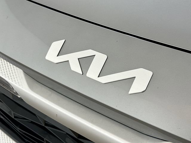 Used 2023 Kia Seltos EX image 28