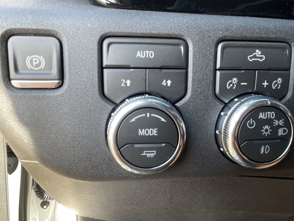 New 2026 GMC Sierra 1500 Elevation w/ Elevation Select Package AWD/4WD image 18