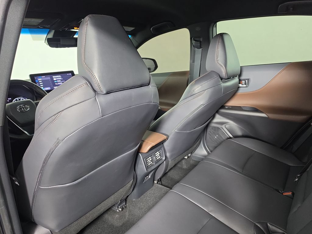 Certified 2023 Toyota Venza XLE AWD/4WD image 31