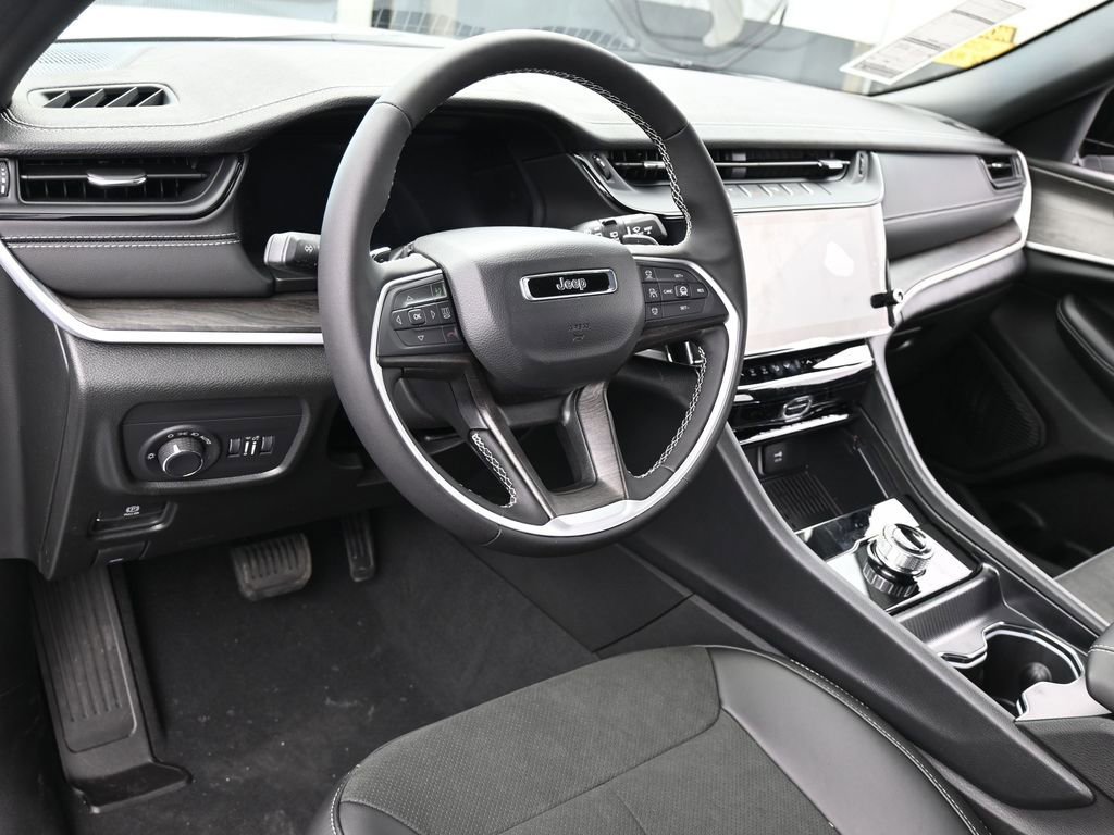 New 2026 Jeep Grand Cherokee Altitude RWD image 13
