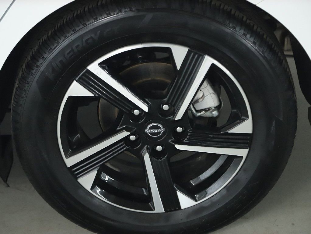 Certified 2024 Nissan Sentra SV image 40