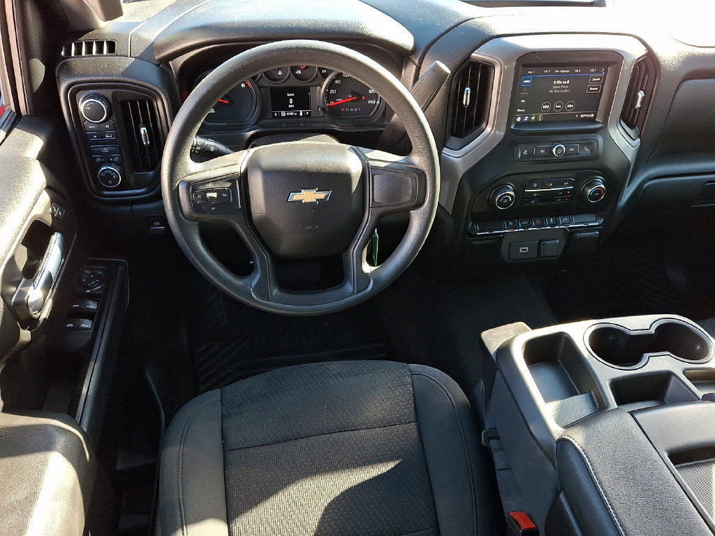 Used 2020 Chevrolet Silverado 1500 Custom w/ Custom Value Package AWD/4WD image 2