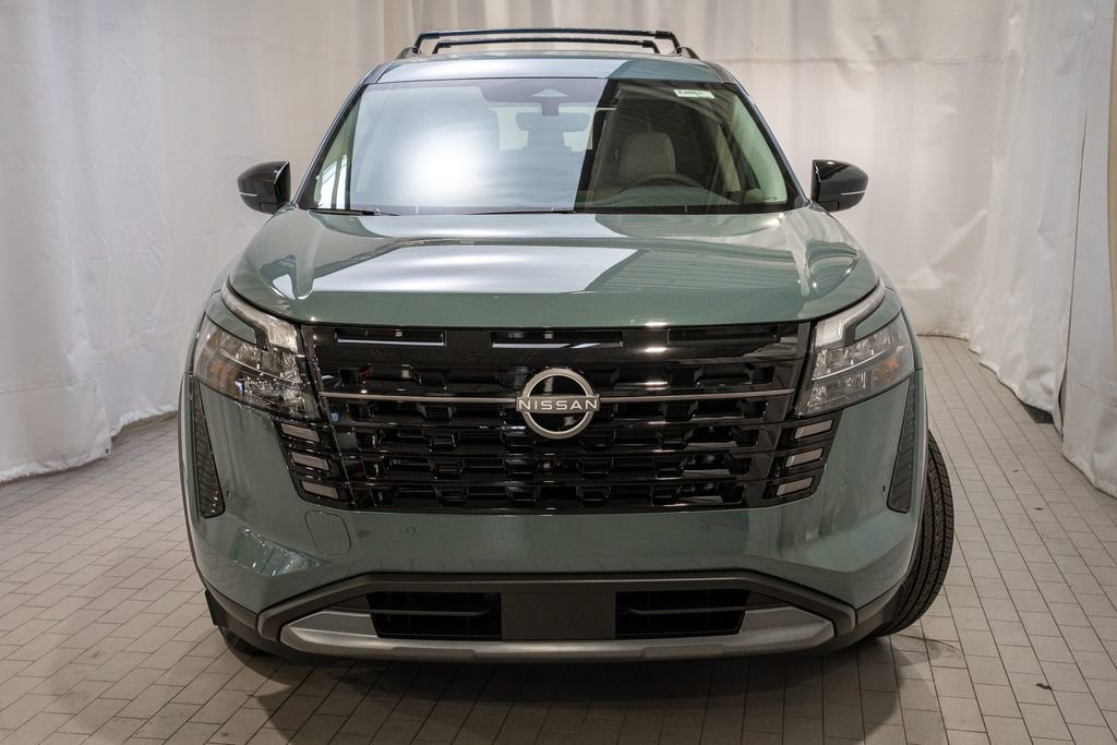 New 2026 Nissan Pathfinder SL image 2