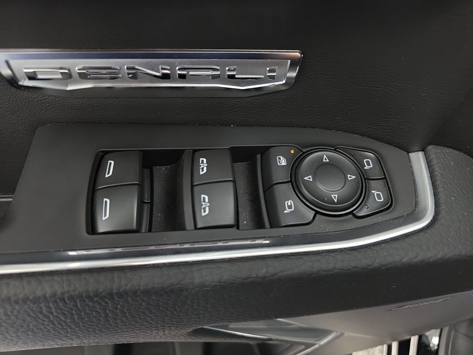 Used 2025 GMC Sierra 1500 Denali image 39