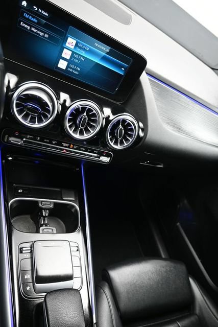 Used 2023 Mercedes-Benz GLA 250 4MATIC w/ Premium Package image 24