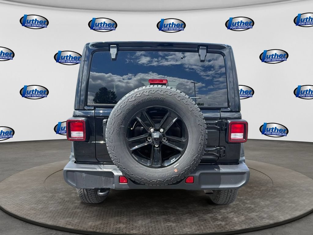 Used 2021 Jeep Wrangler Unlimited Sahara AWD/4WD image 4