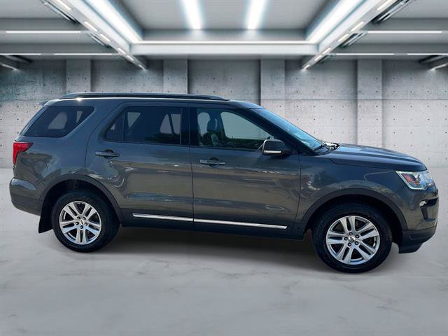 Used 2019 Ford Explorer XLT w/ Equipment Group 202A AWD/4WD image 3