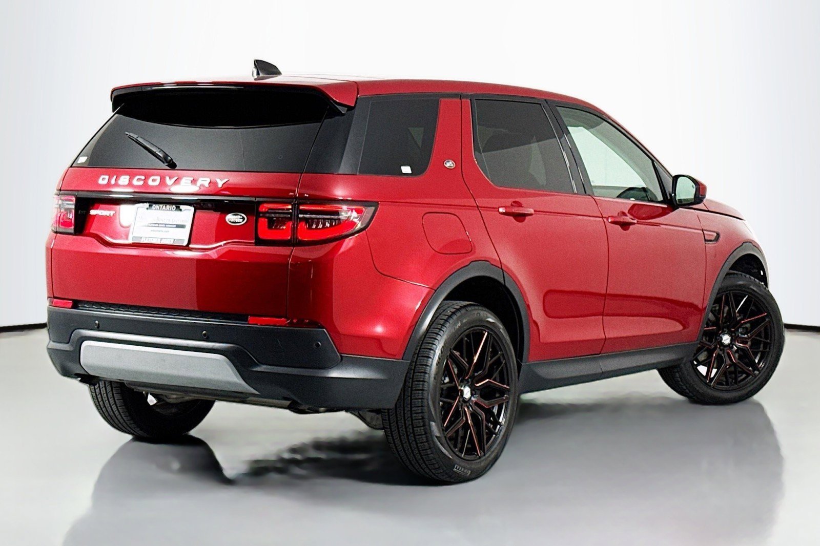 Used 2022 Land Rover Discovery Sport SE image 11