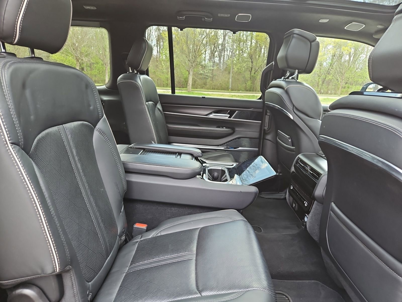 Used 2024 Jeep Grand Wagoneer Series II w/ Quick Order Packagew 28T image 17