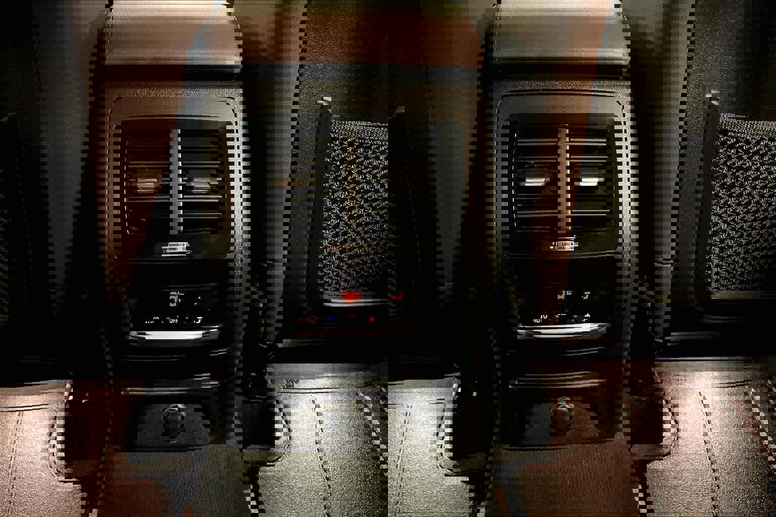 Used 2018 BMW X3 M40i w/ Premium Package image 33