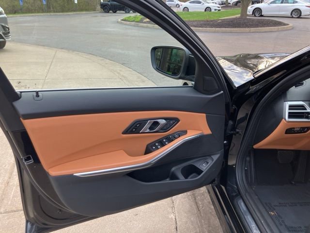 Used 2025 BMW 330i xDrive Sedan image 9