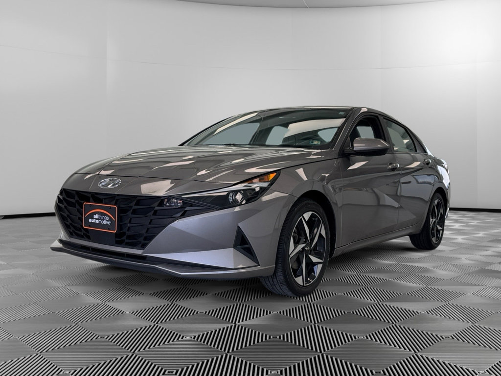 Used 2023 Hyundai Elantra SEL w/ Convenience Package image 4